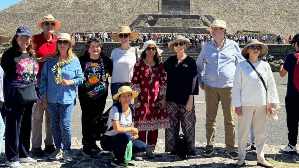 La visita a las piramides de Teotihuacán.